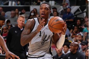  老鹰核心穆雷交易加盟马刺  