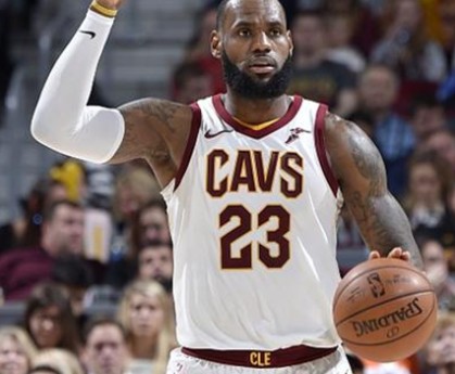  米切尔首节独揽十八分，骑士爆冷掀翻雄鹿制造冷门